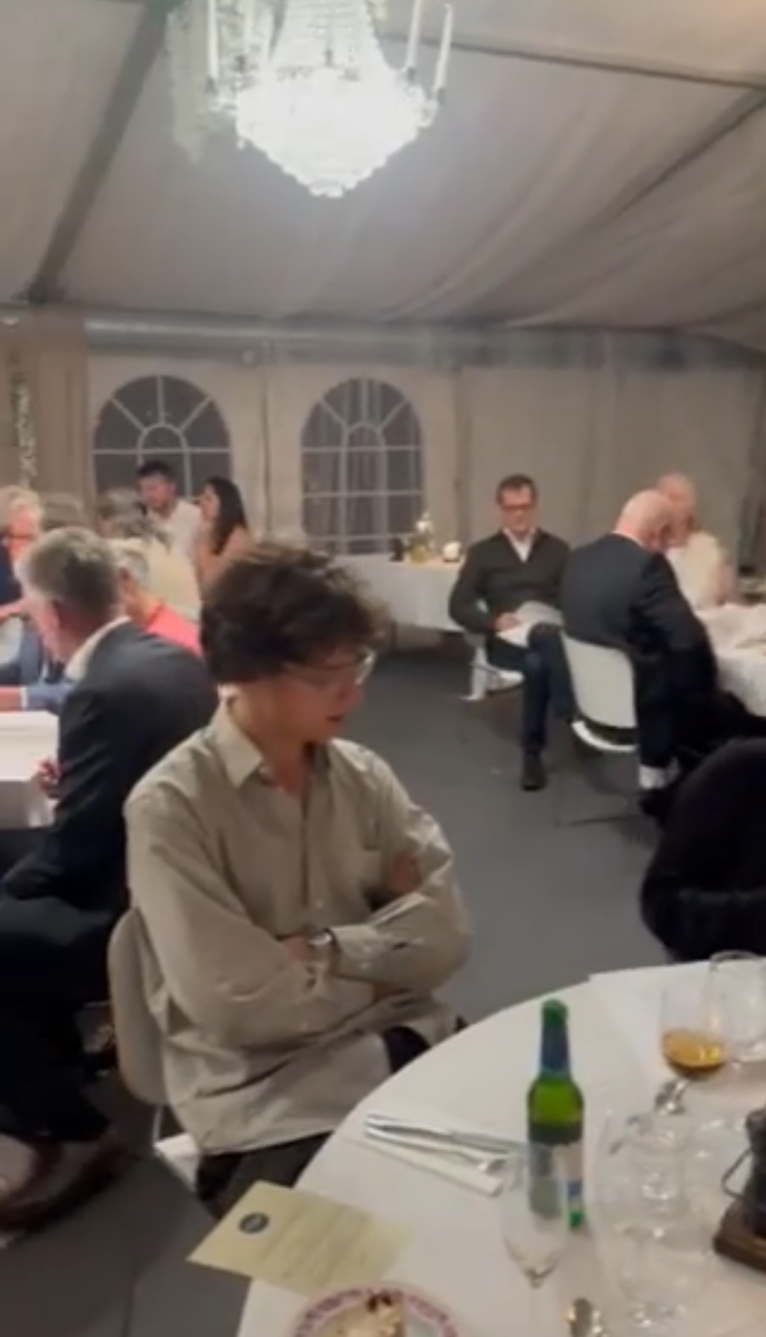 Tryck för att öppna klippet i ett nytt fönster